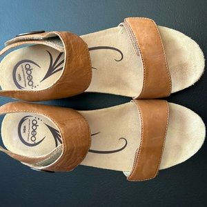 Abeo size 8 wedge